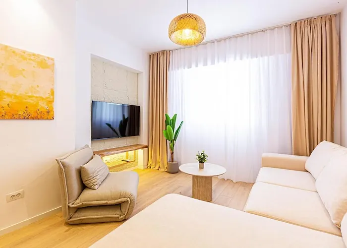 Dhermi's Icon Big, 1br Ap 5 アパート